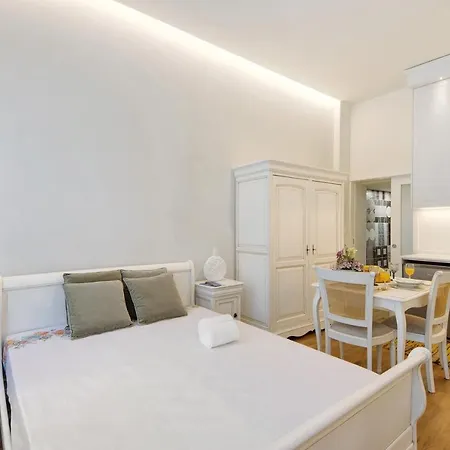 Village 1 Hotell *