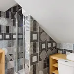 Village 1 * Porto